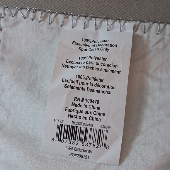 Marlo Lorenz Easter table runner NWT - Picture 3 of 4